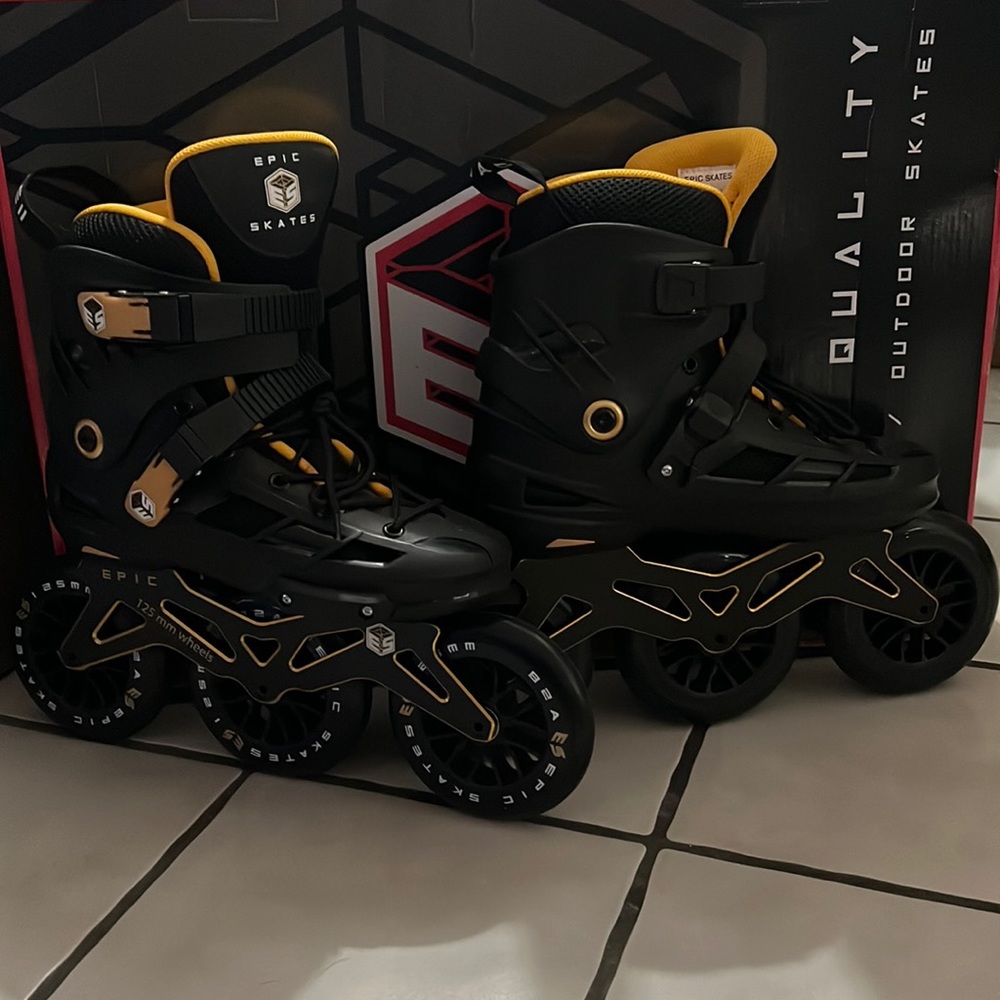 Like New ES Epic Skates. Used one time. Large 125mm wheels
